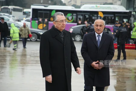 Milli qürur və and yeri - Şəhidlər xiyabanına axın başlayıb - FOTOREPORTAJ