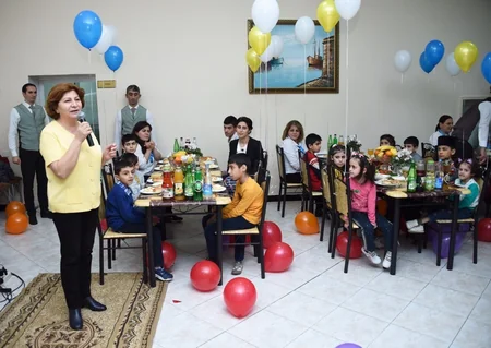 Heydər Əliyev Fondunun təşəbbüsü ilə kimsəsiz və xüsusi qayğıya ehtiyacı olan uşaqlar üçün Novruz şənlikləri keçirilib