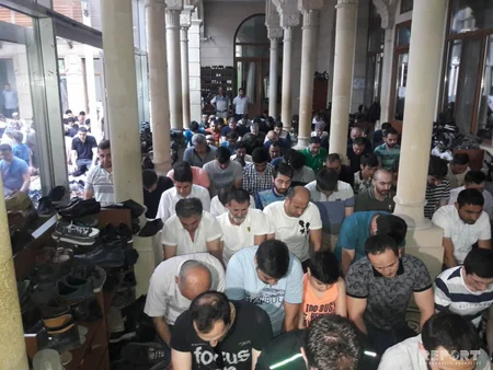 Eid prayer performed in Baku mosques -PHOTO