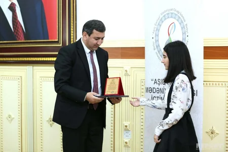BDU-da ümummilli lider Heydər Əliyevə həsr olunmuş məqalə müsabiqəsinin qalibləri mükafatlandırılıb