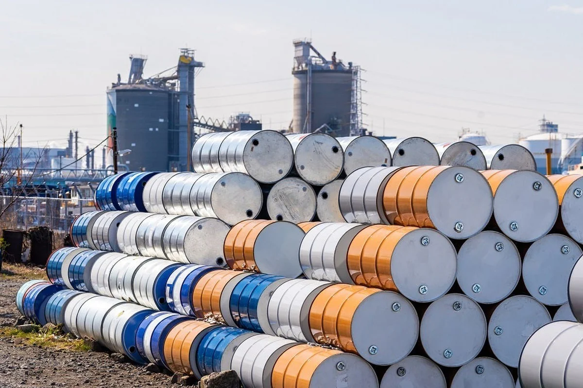 World market has more than 10 million barrels of excess oil
