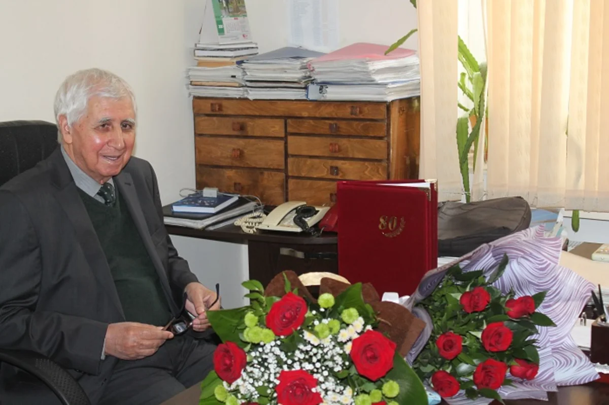 Professor Abasqulu Quliyev vəfat edib
