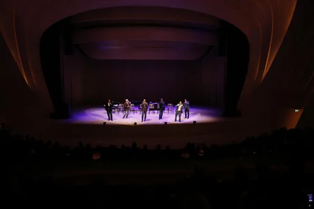 Take 6 vokal seksteti Heydər Əliyev Mərkəzində çıxış edib