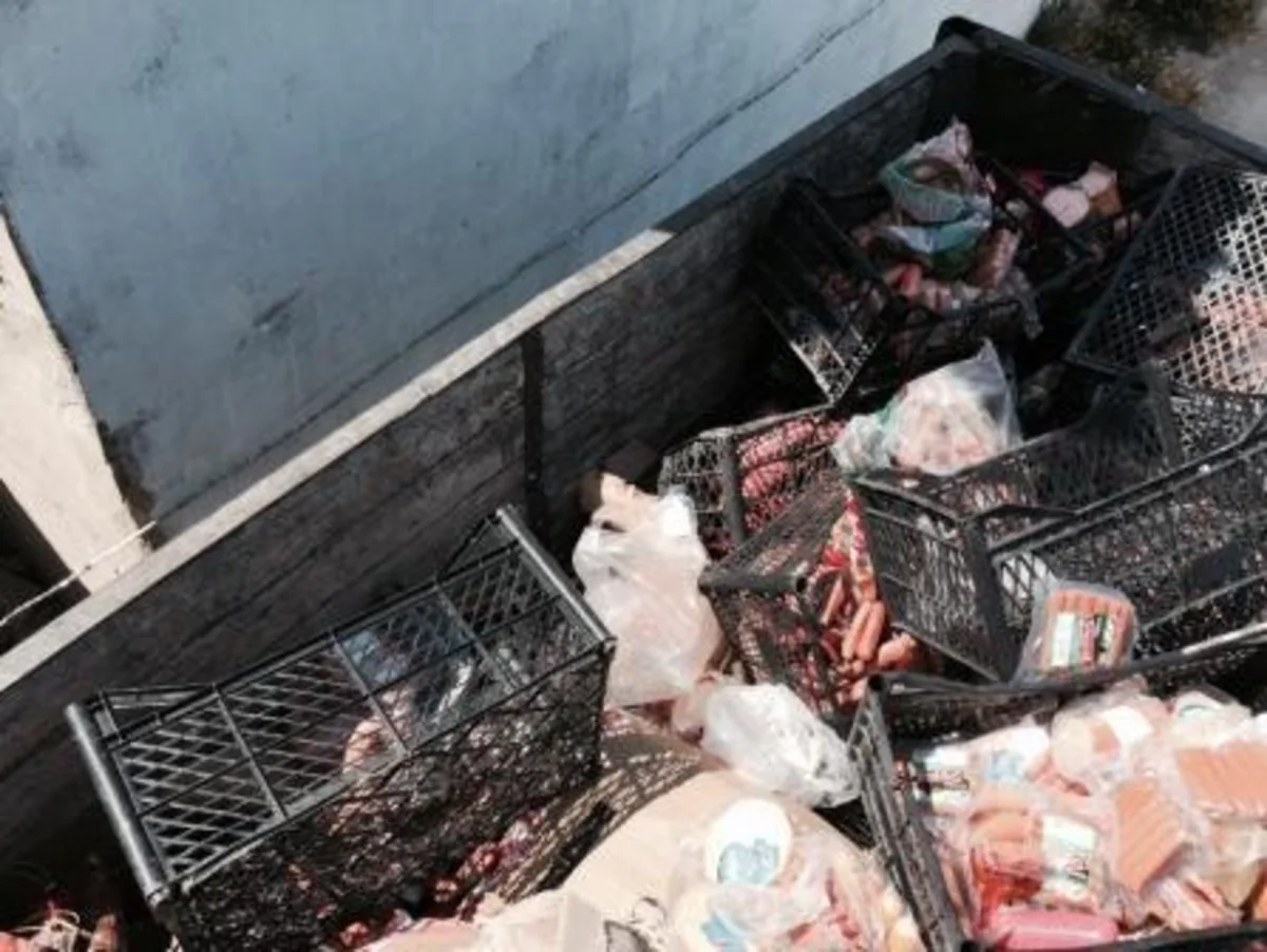 Sumqayıtda kiflənmiş kolbasa şadlıq evlərinə satılıb