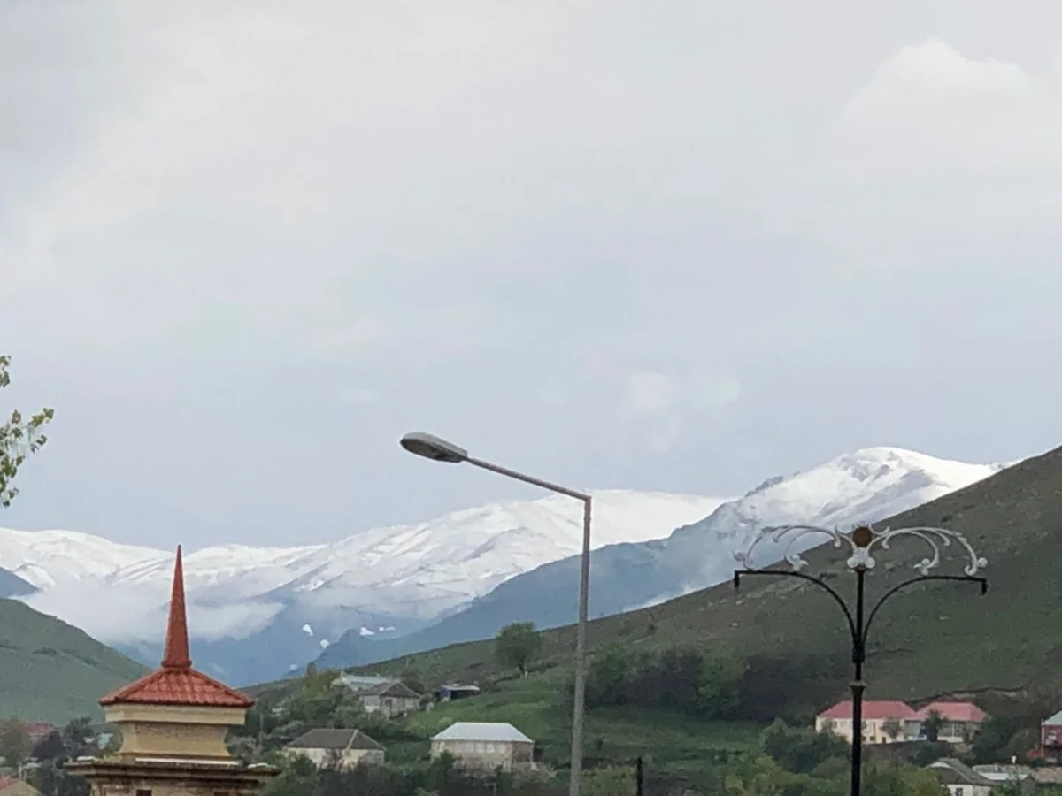 Dağlara qar yağıb, Xəzərdə dalğanın hündürlüyü 5,2 metrə çatıb