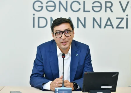 Nazir Şahmat Olimpiadasında iştirak edəcək milli üzvləri ilə görüşüb
