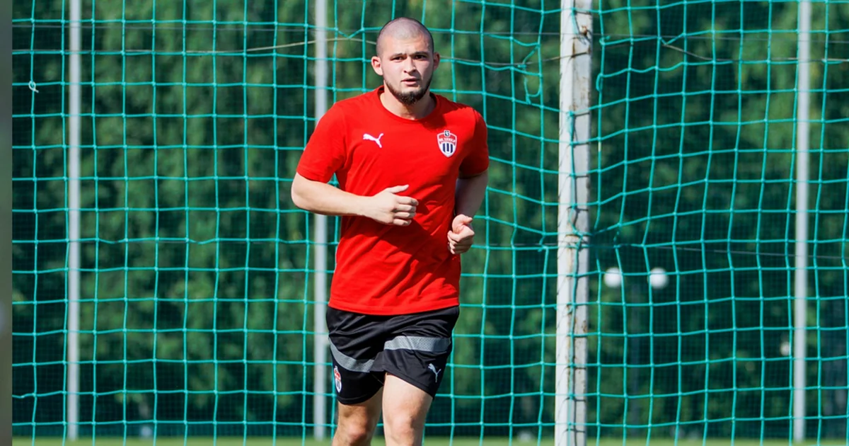 Rusiyada oynayan azərbaycanlı futbolçu baş məşqçi ilə insidentindən danışıb