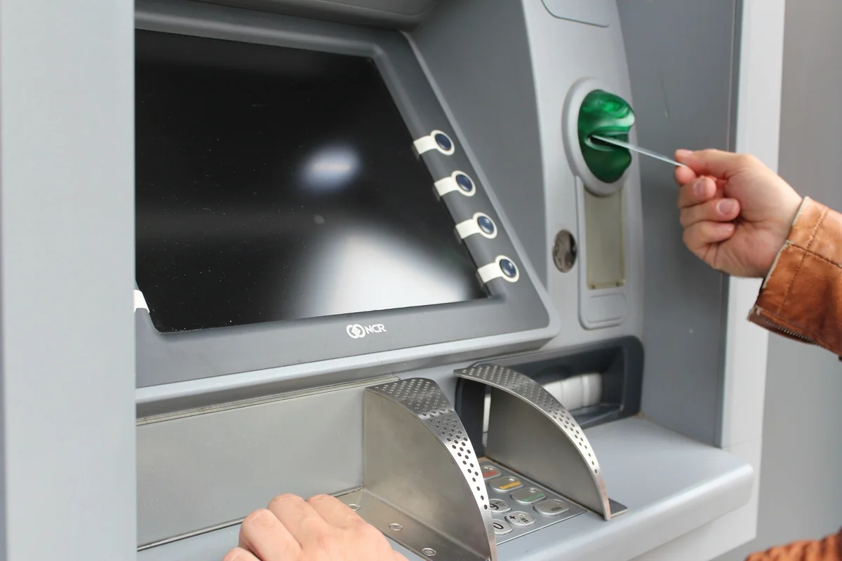 Azerbaijan increases ATMs by 4%, POS terminals by 21%