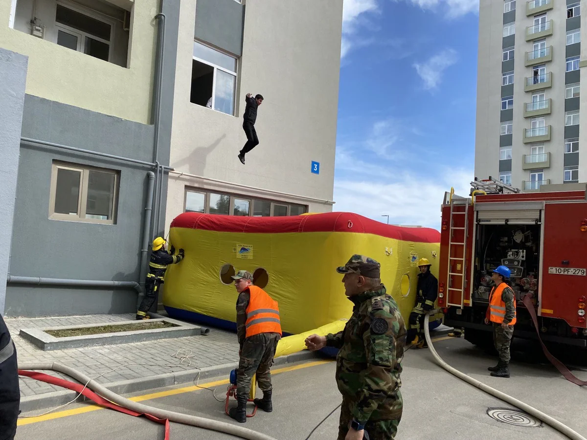 Dövlət Yanğından Mühafizə Xidməti Yasamal yaşayış kompleksində təlim keçirib 