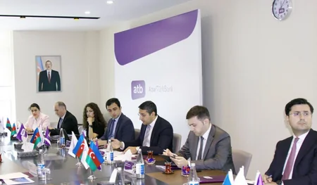 Azərbaycan İnvestisiya Holdinqində Azər-Türk Bankın strateji təşəbbüsləri müzakirə olunub