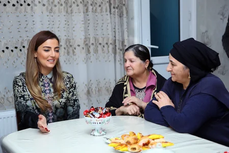 Könül Nurullayeva Qarabağ müharibəsi əlilləri, veteranları, şəhid ailələri və Çernobıl əlilləri ilə görüşüb