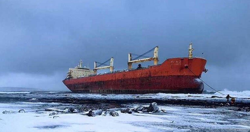 Китай доставит на Сахалин оборудование для снятия с мели сухогруза