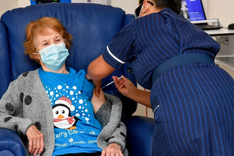 Британия выделила 37 млн долларов на вакцинацию бездомных от COVID-19