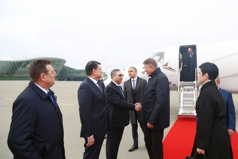 Rumıniya Prezidenti Azərbaycana rəsmi səfərə gəlib