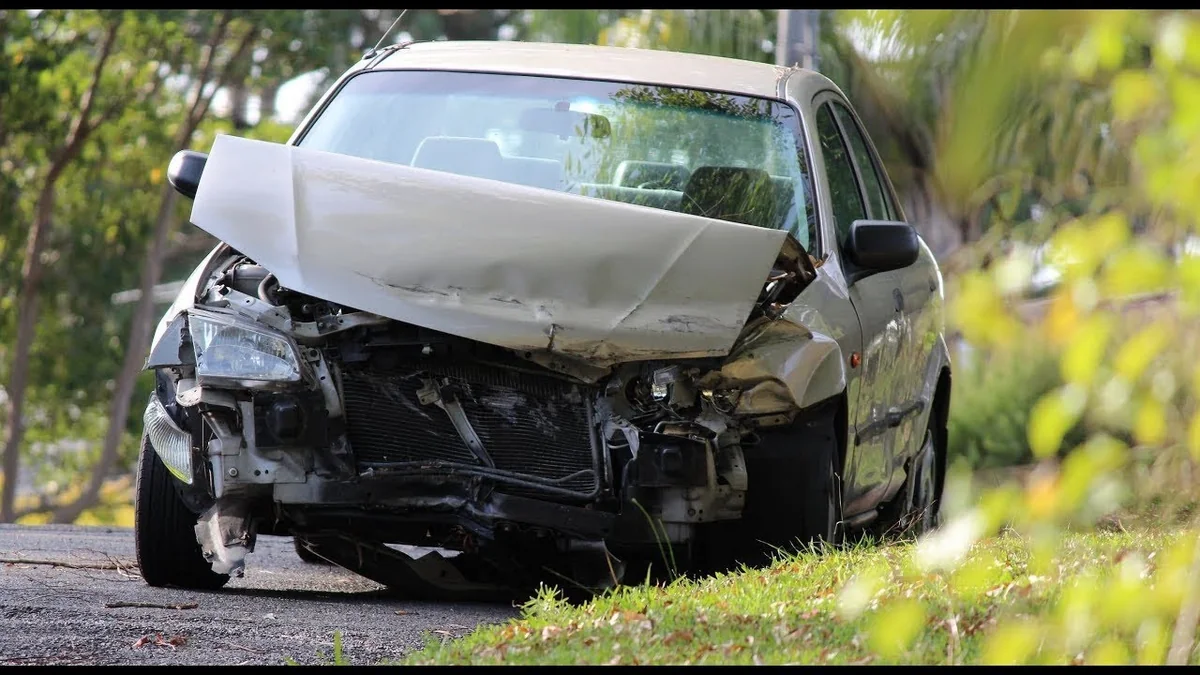 Sabirabadda iki avtomobil toqquşub