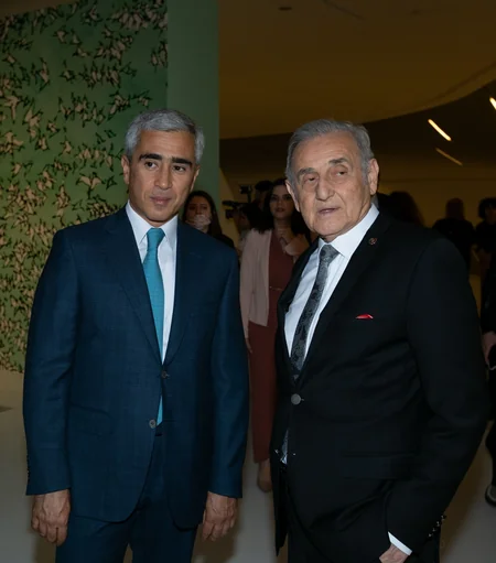 Heydər Əliyev Mərkəzində türkiyəli rəssam Devrim Erbilin sərgisi açılıb