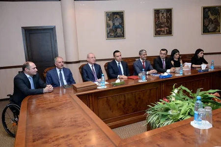 Azər Əliyev pauerliftinq üzrə paralimpiya milli komandasının üzvləri ilə görüşüb