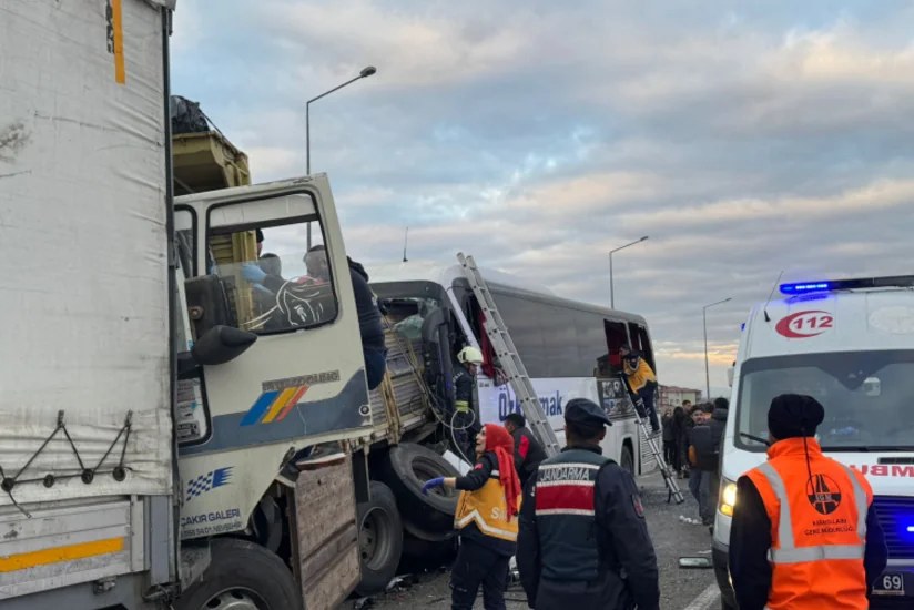В Турции из-за цепной аварии три человека погибли, 33 пострадали