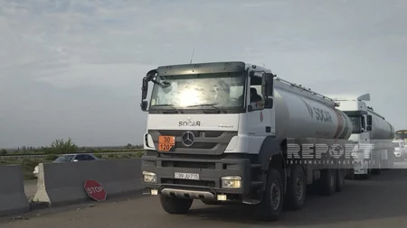 Azərbaycan Qarabağın erməni sakinləri üçün yanacaq göndərib