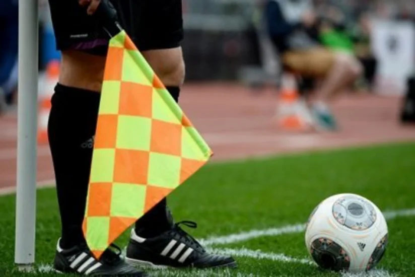 Судья получил травму на матче Премьер лиги Азербайджана