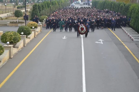 Ümummilli lider Heydər Əliyevin anım günü ilə əlaqədar Azərbaycan Ordusunda silsilə tədbirlər keçirilib