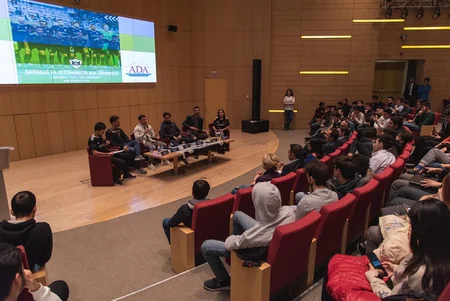 Qarabağın futbolçuları ADA Universitetinin qonağı olublar