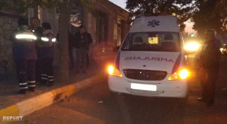 Tovuzda iki kişinin yolun ortasında yatması böyük tıxaca səbəb olub - FOTO