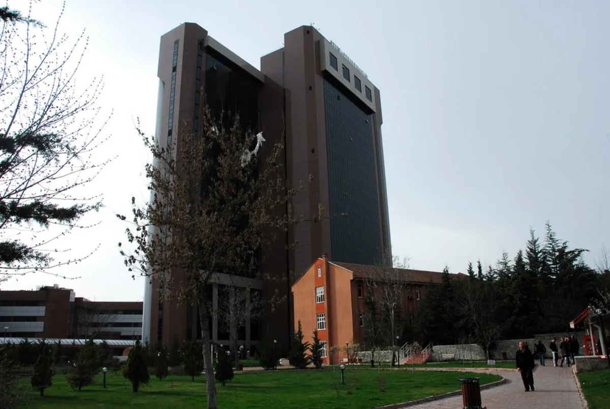 Türkiyədə daha bir nazirlikdə 383 nəfər vəzifəsindən uzaqlaşdırılıb