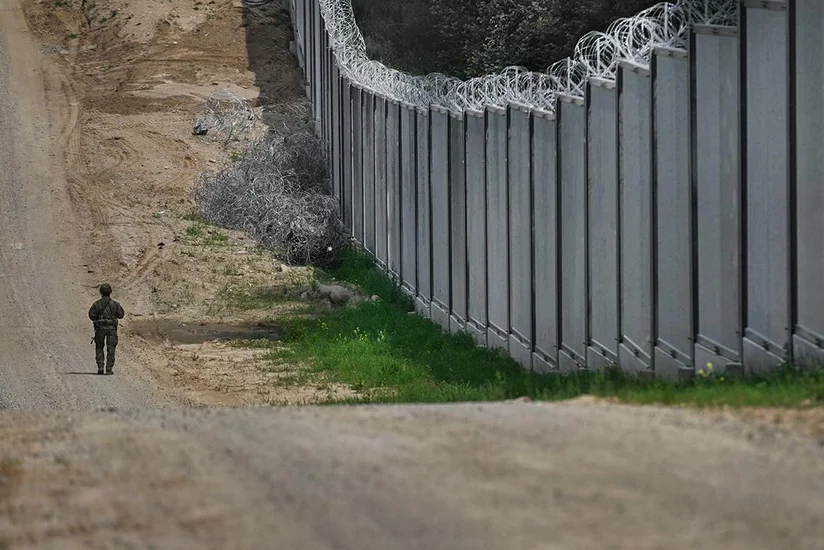 Польша заключила контракт на модернизацию забора на границе с Беларусью