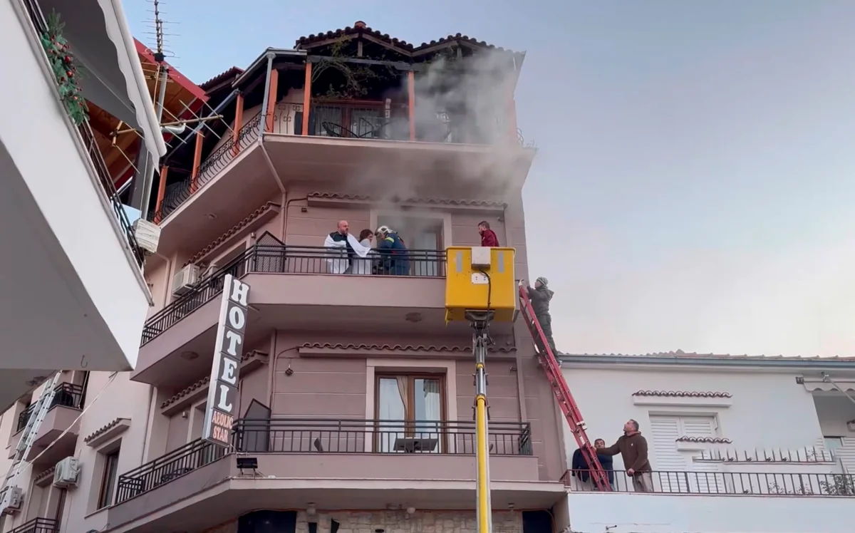 Yunanıstanda hoteldə yanğın olub, ölən və yaralananlar var 