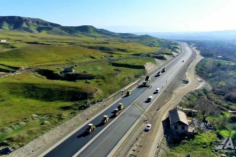 Xudafərin-Qubadlı-Laçın avtomobil yolunun asfaltlanması işlərinə başlanılıb