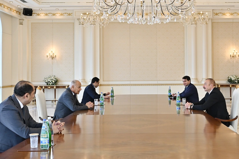 President Ilham Aliyev receives Secretary-General of Arab League