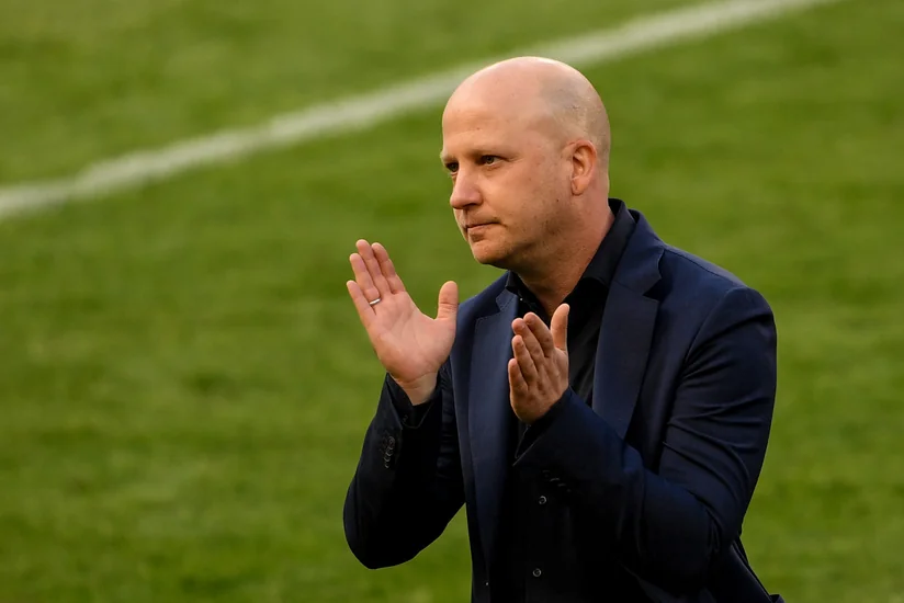 Локомотив заключил новый контракт с главным тренером