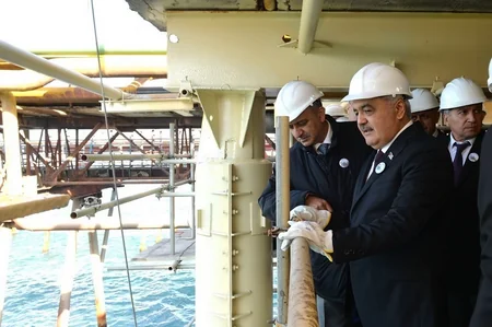 SOCAR prezidenti Neft Daşlarında neftçilərlə görüşüb