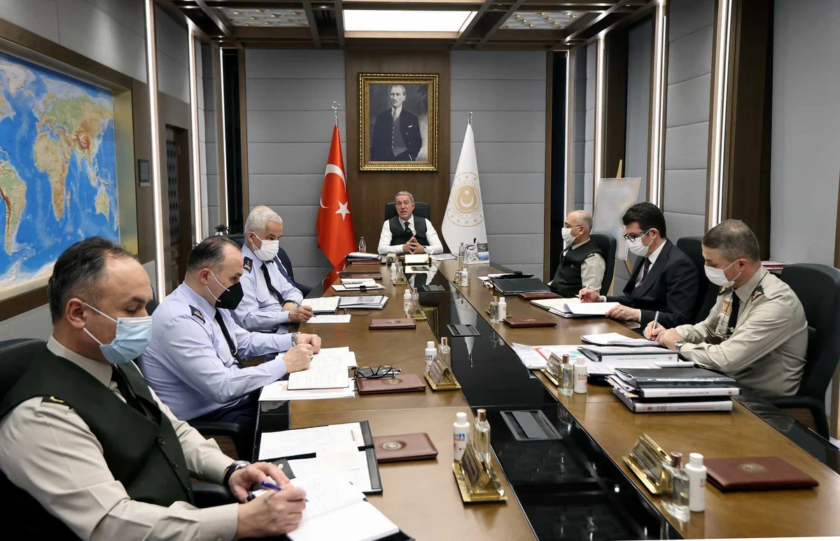 Türkiyənin hərbi rəhbərliyi Ukraynadakı vəziyyəti müzakirə edib