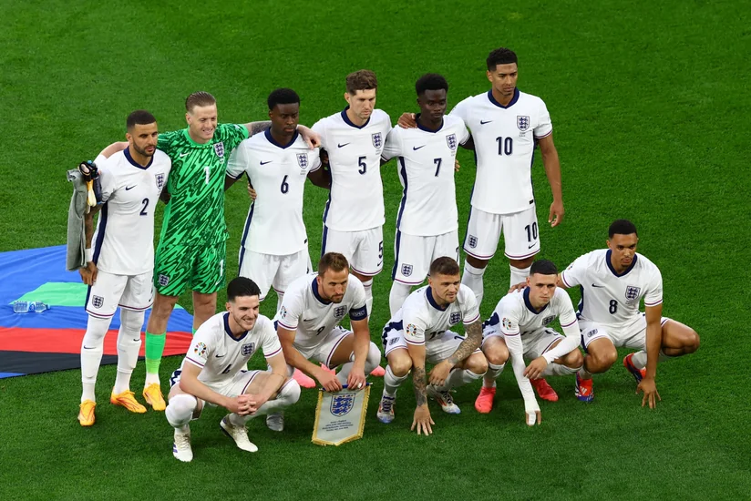 İngiltərə millisinin səkkiz futbolçusu heyətdən çıxarılıb