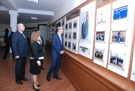 Əbülfəs Qarayev Kürdəmirdə vətəndaşları qəbul edib