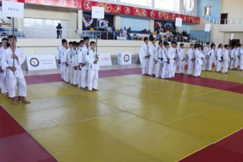Qəbələ cüdoçuları regional birinciliyin qalibi olublar