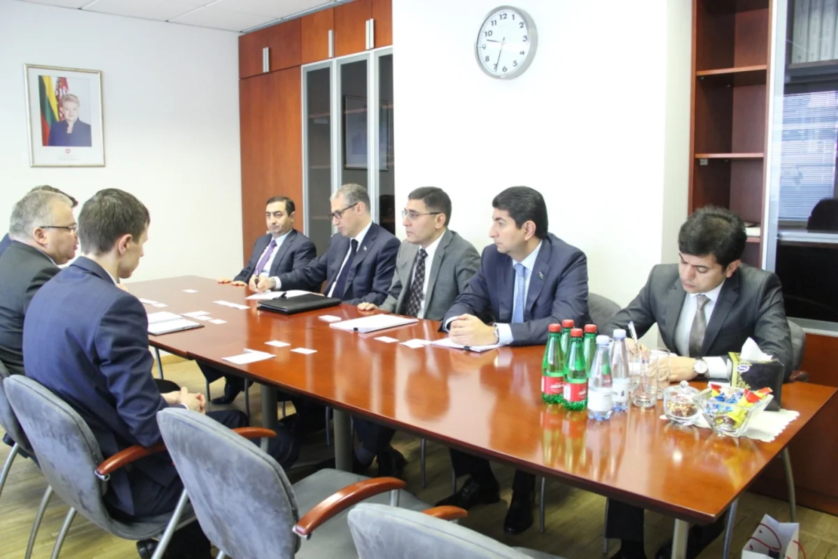 Azərbaycan parlamentinin deputatları Litvaya səfər ediblər