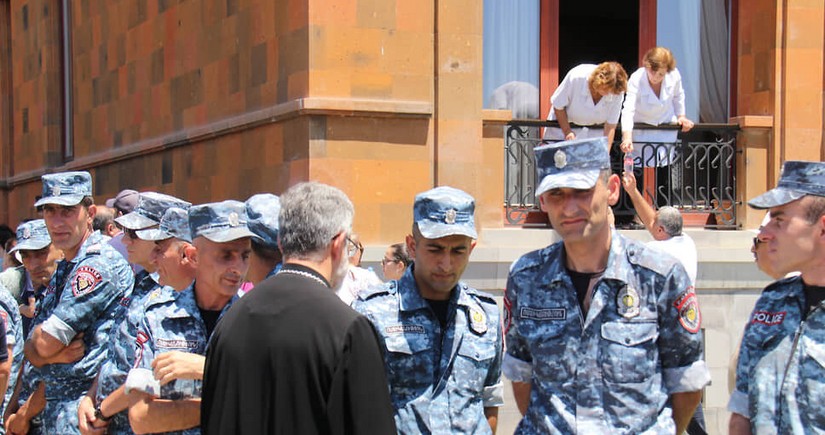 Ermənistanda ötən gün azyaşlılar da saxlanılıb