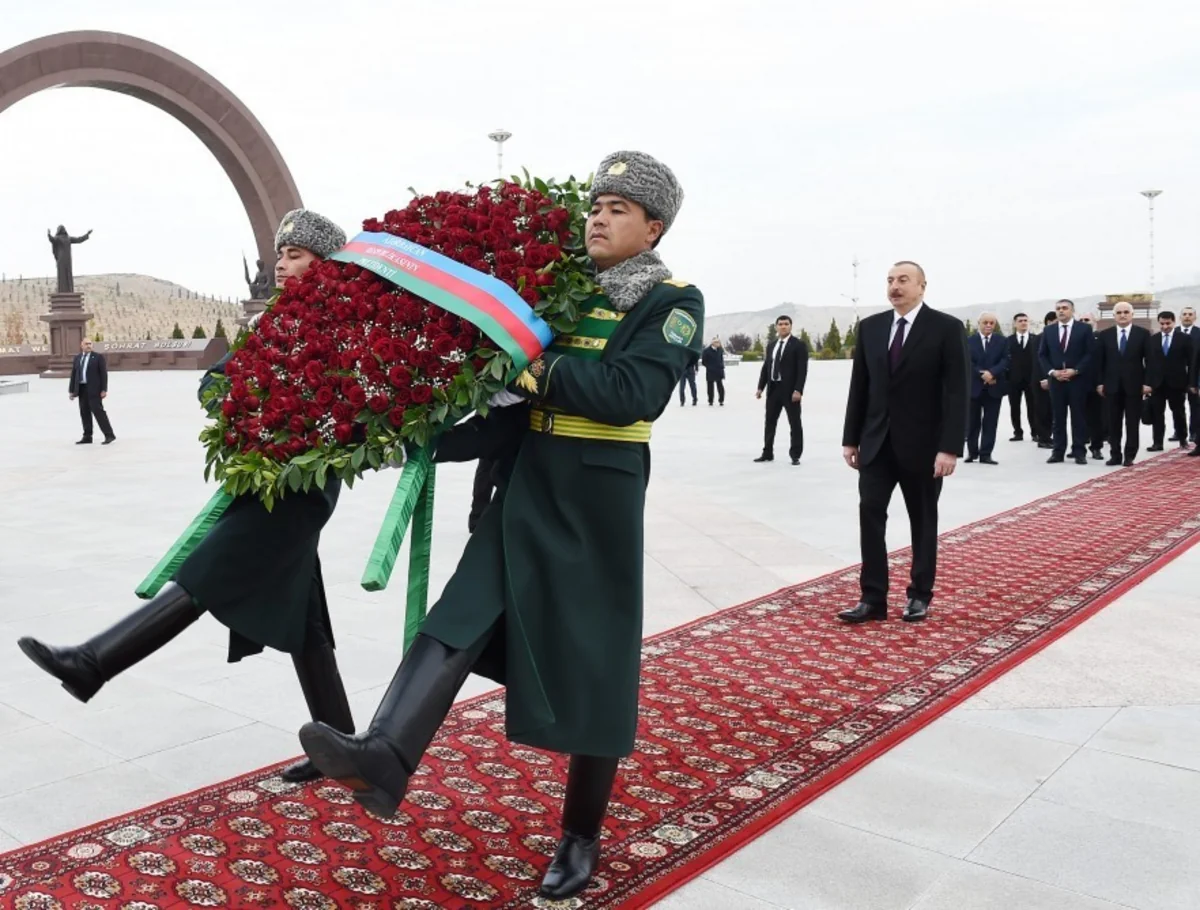 President Ilham Aliyev visits memorial complex People's memory’ in Ashgabat