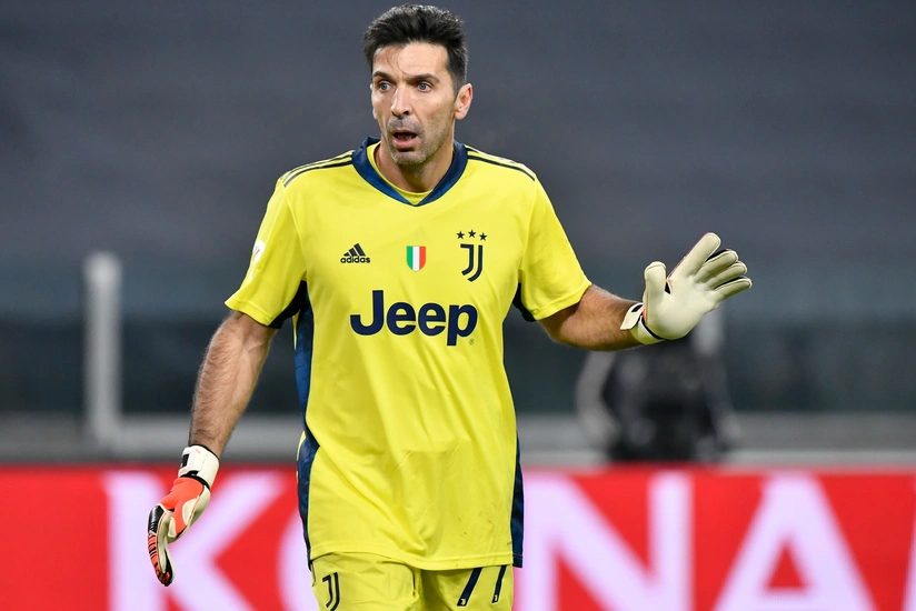 Buffon təhqirə görə cərimələndi
