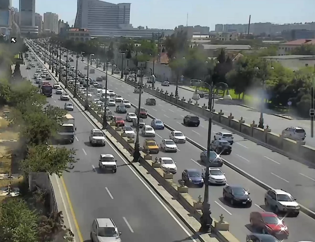 Bakıda bəzi yollarda sıxlıq yaranıb - FOTO