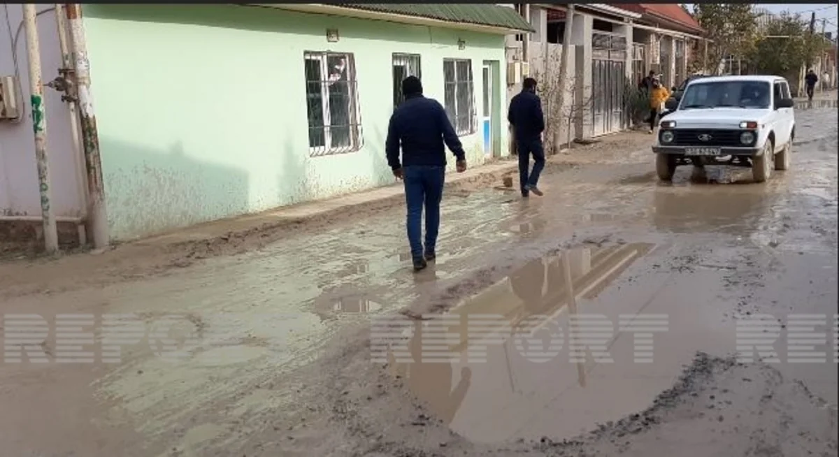 Suraxanı sakinləri yolların bərbad olmasından şikayətçidir