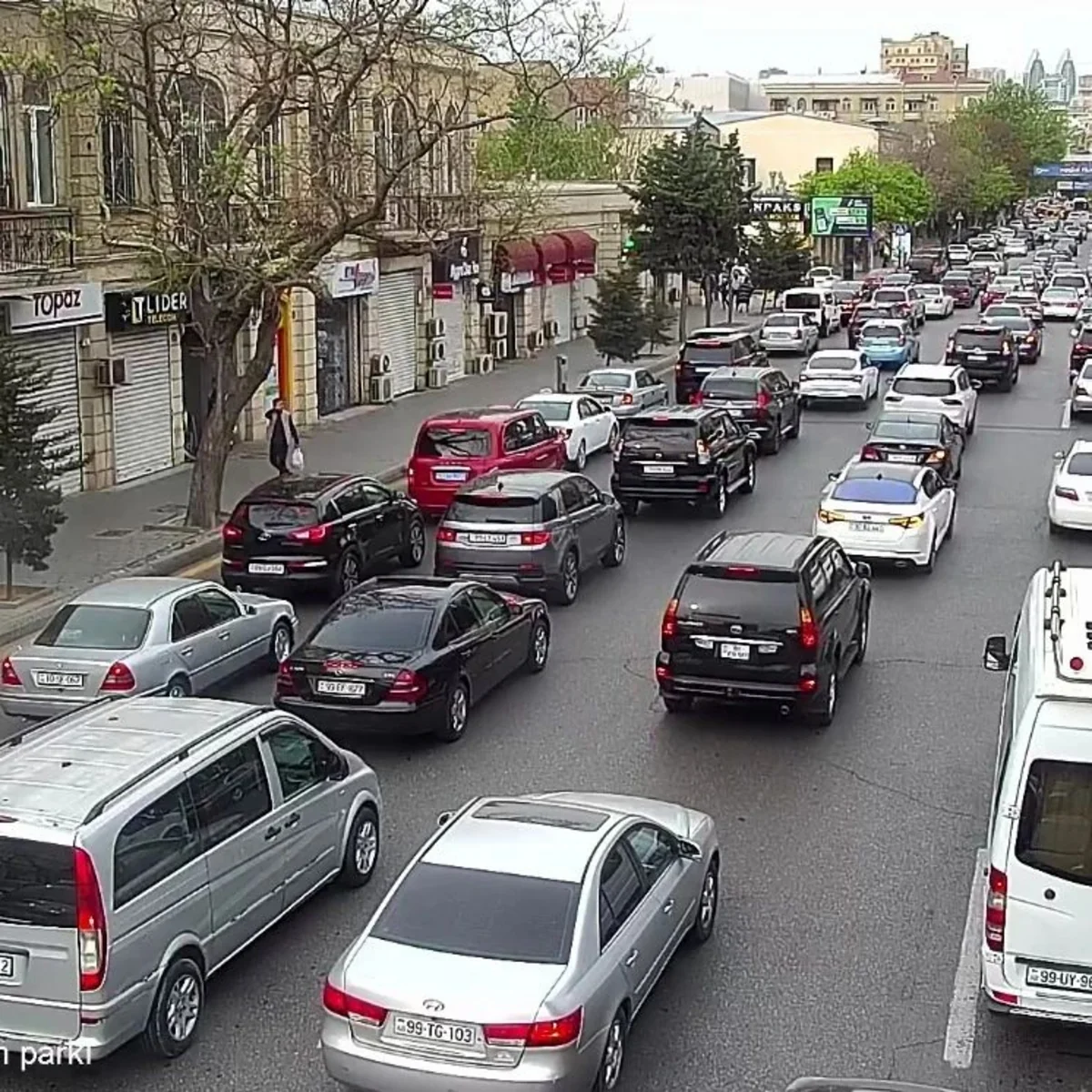 Bakının bir sıra yollarında nəqliyyatın sıxlığı müşahidə edilir - SİYAHI