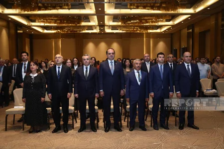 Ümummilli Lider Heydər Əliyevin 100 illiyinə həsr olunan Respublika əczaçılarının 4-cü konfransı keçirilib