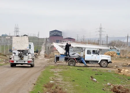 Azərişıq 28 May qəsəbəsində yeni şəbəkə qurur