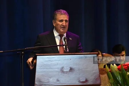 Anar yenidən Azərbaycan Yazıçılar Birliyinin sədri seçilib - YENİLƏNİB-4