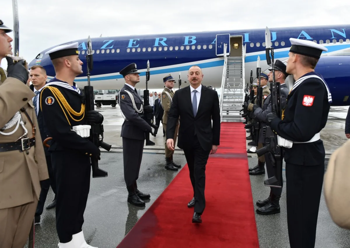 Prezident İlham Əliyev Polşaya rəsmi səfərə gedib