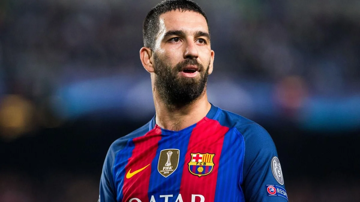 Arda Turan Qalatasaraya qayıtdı